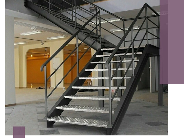 Лестницы для офиса в Соликамске: изготовление, монтаж, демонтаж