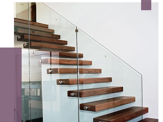 Стеклянные перила для лестницы в Соликамске от 14942 руб.