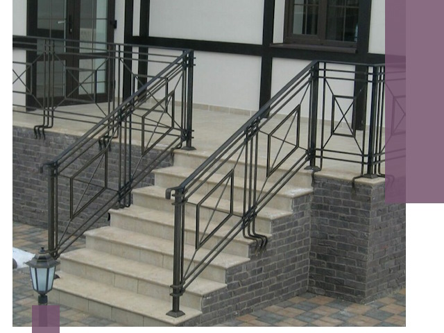 Перила для крыльца в Соликамске — монтаж, изготовление и установка