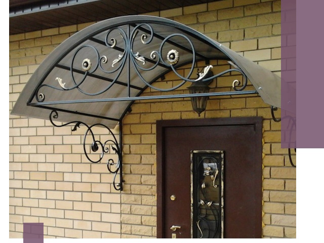 Изготовление козырьков из металла под ключ в Соликамске