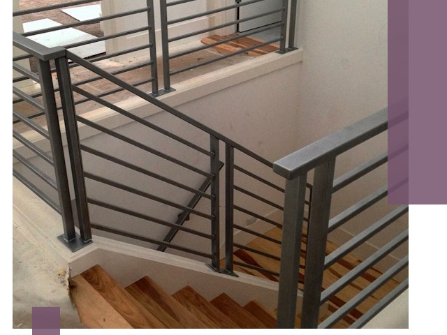 Изготовление поручней из металла и дерева в Соликамске